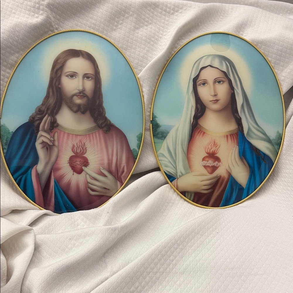 Vintage set Sacred Heart of Jesus and Immaculate Heart of Mary convex glass